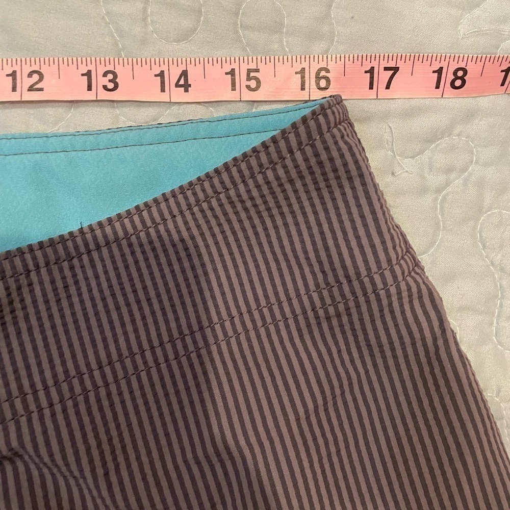 *3/$15  Quicksilver Men’s Size 34 Gray Board Shorts - Picture 2 of 13